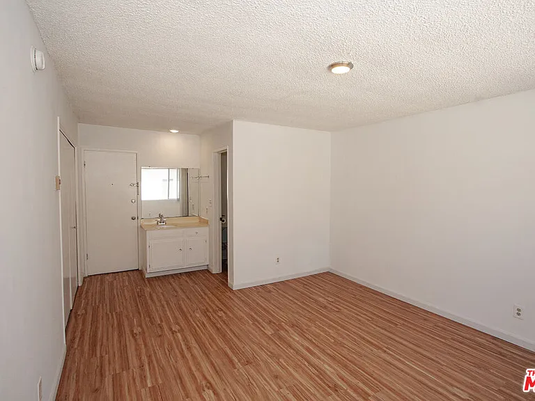 11515 Ohio Ave #5A — Photo 3