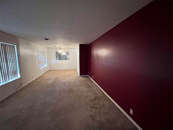 5th image of 817 E Holly Ln
