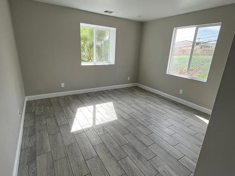 745 W 4th Ave — Photo 4