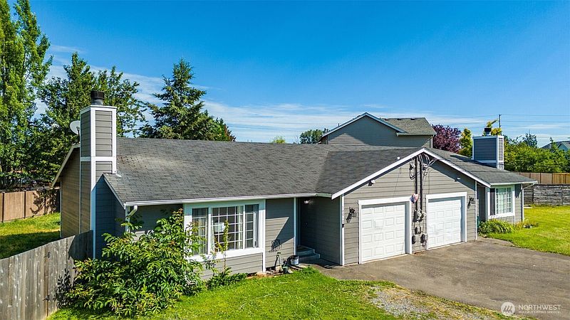 2nd image of 10010 15th Avenue Ct E