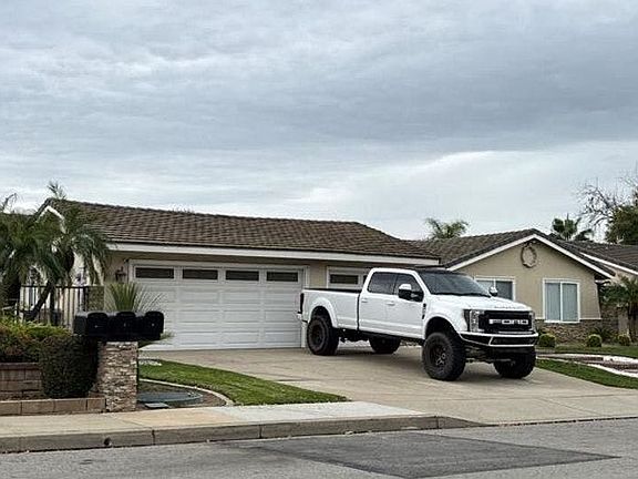 3rd image of 4250 Meadow St