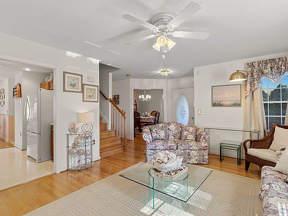 4th image of 592 Skipjack Dr