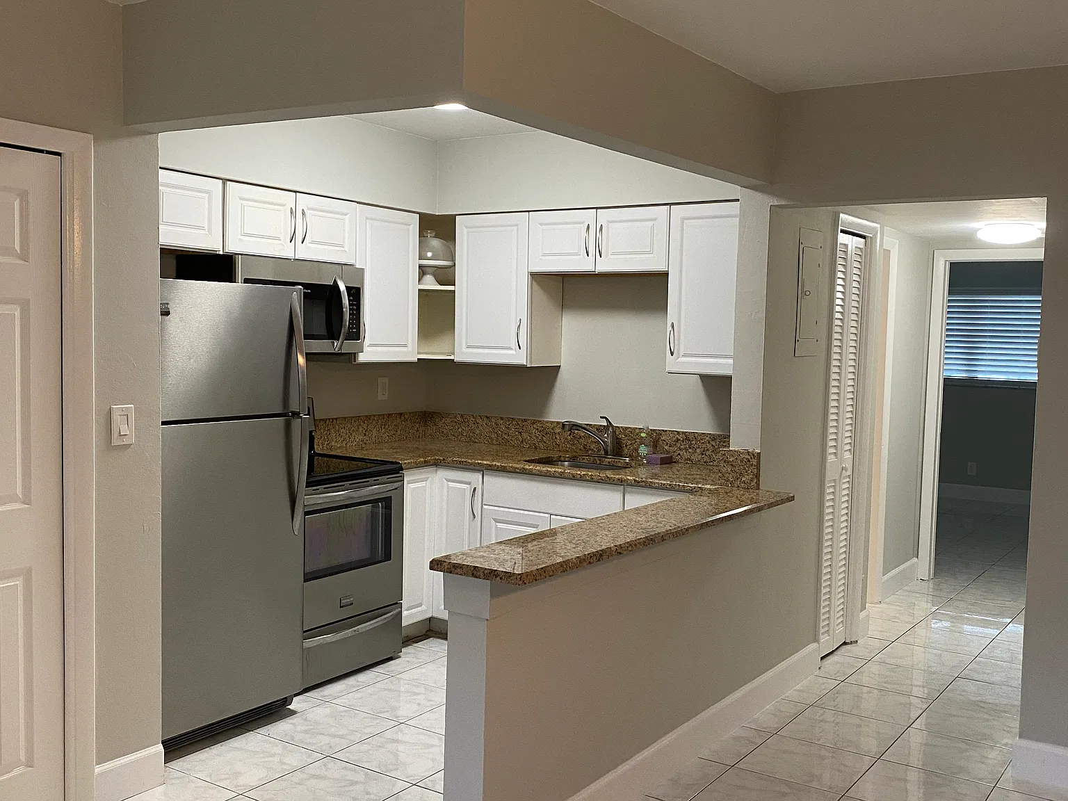 2 bed, 1.5 bath, 800 sqft, $1,700 — Photo 4