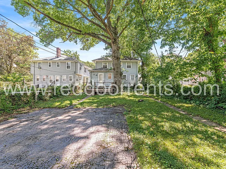 4704 N College Ave — Photo 28