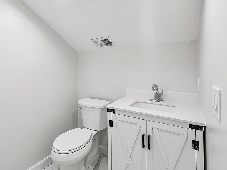 161 Myrtle Ave — Photo 30