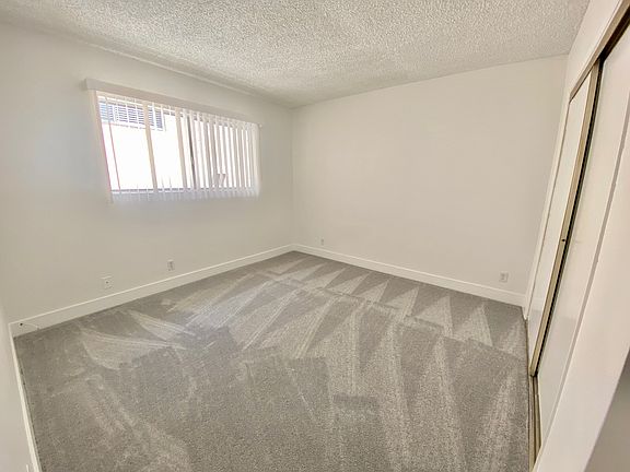 5th image of 11963 Walnut Ln #4