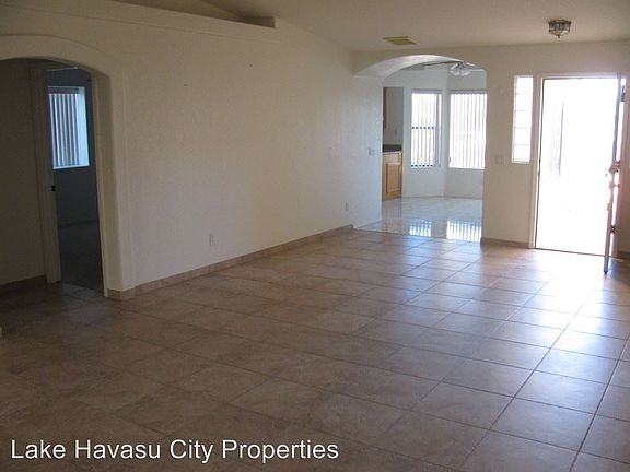 4th image of 2947 Maracaibo Ln