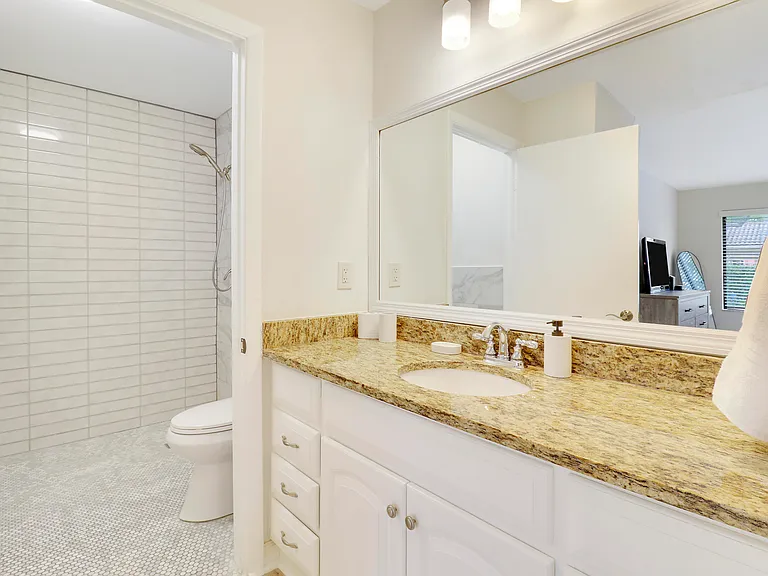 1107 Duncan Cir #102 — Photo 16