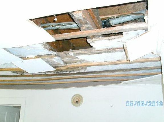 4th image of 422 Amelia St