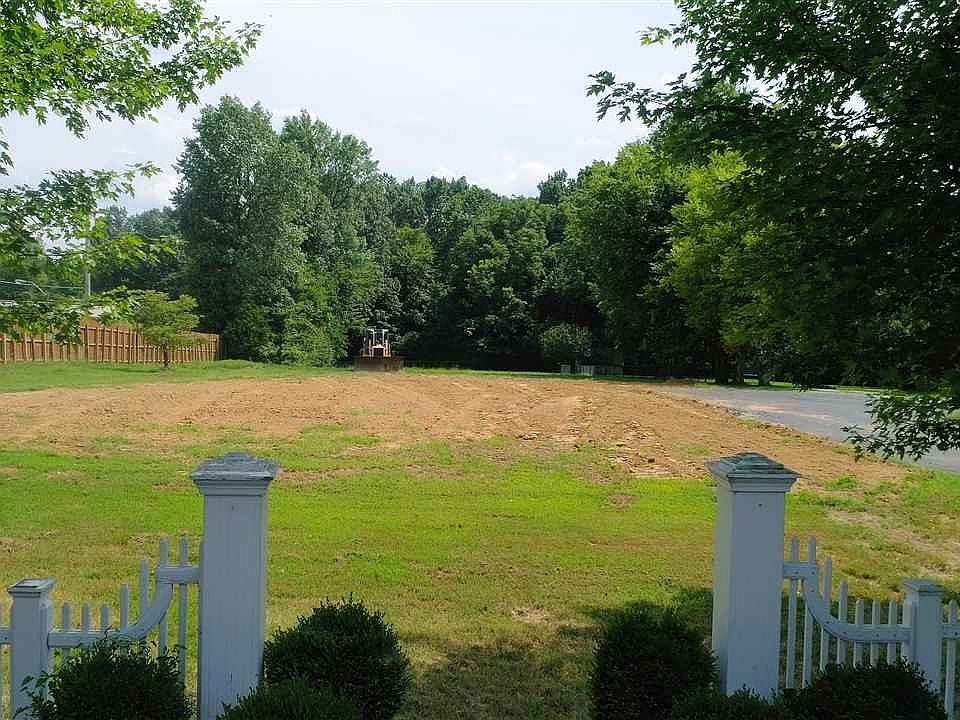 1st image of 252 Alben Barkley Dr