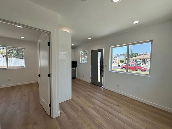4th image of 20334 Cantara St