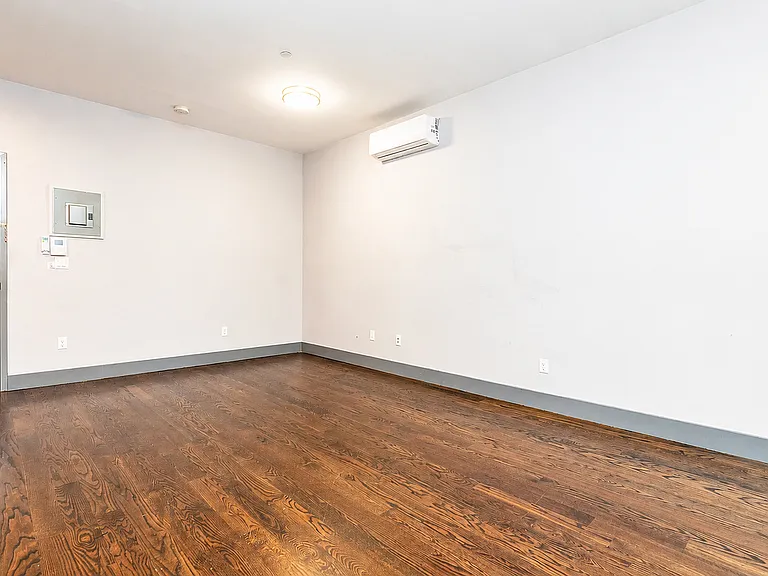 1277 Putnam Ave #1B — Photo 6