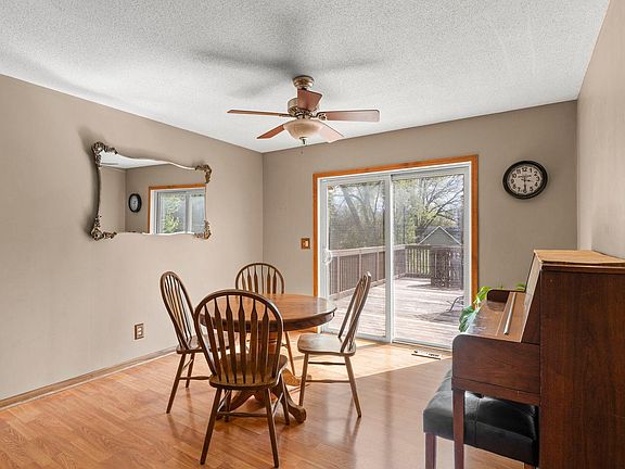 5th image of 424 Oakwood Dr