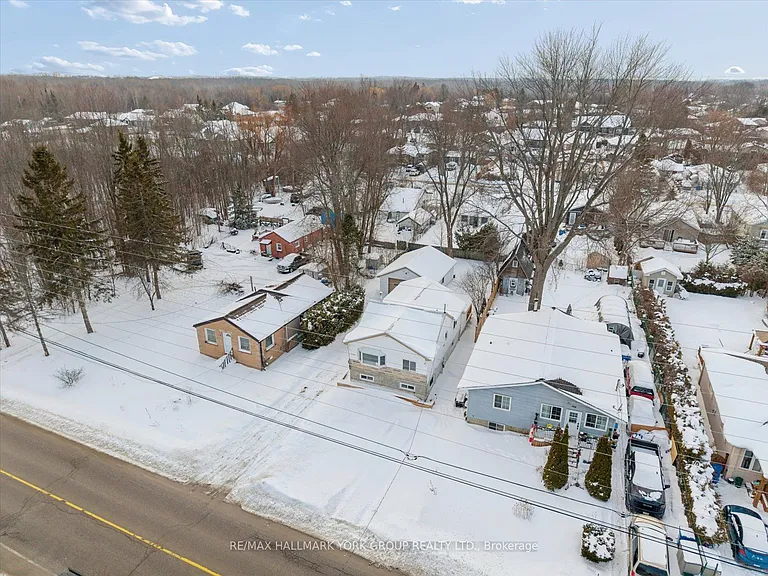 27008 Kennedy Rd #UPPER — Photo 29
