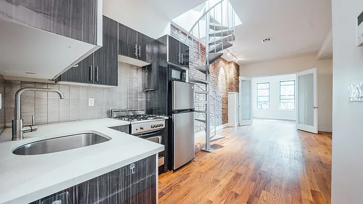 Rented by Nooklyn NYC LLC | media 10