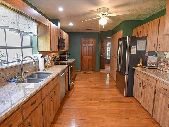 3rd image of 345 Bush Hill Ct