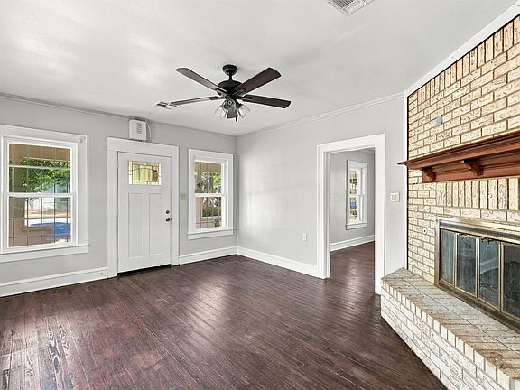 4th image of 2114 Lyle Ave