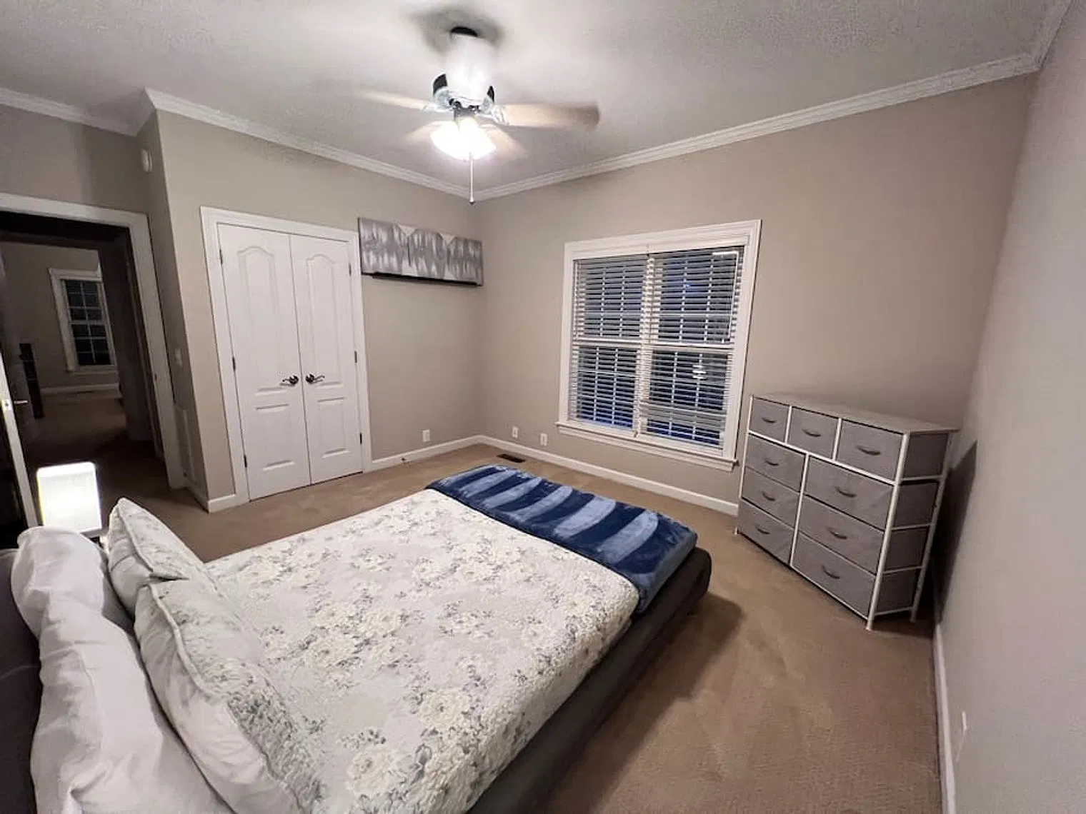 3 bed, 2.0 bath, 2690 sqft, $5,406 — Photo 4