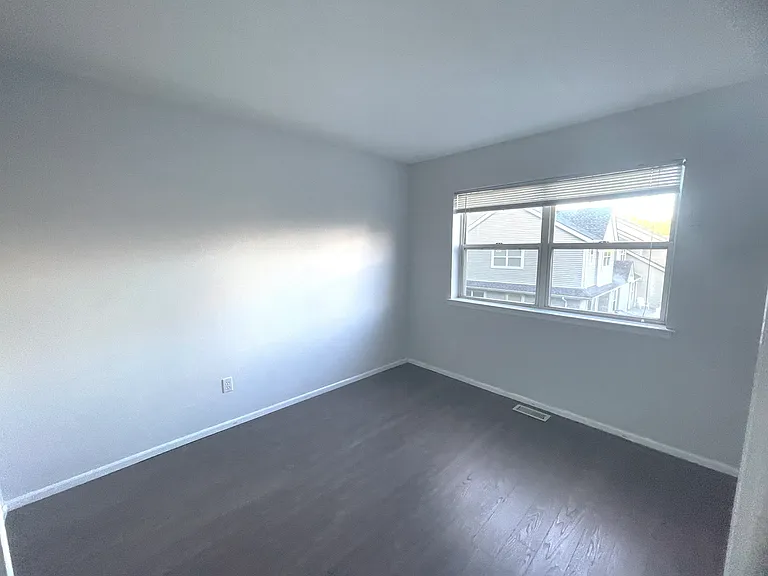 Bedroom 3 without furnitures