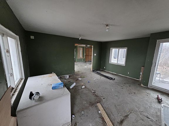 4th image of 2418 Wetters Rd