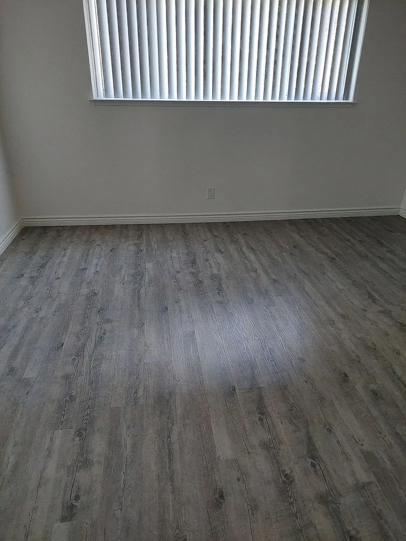 1595 E. Chevy Chase Drive — Photo 3