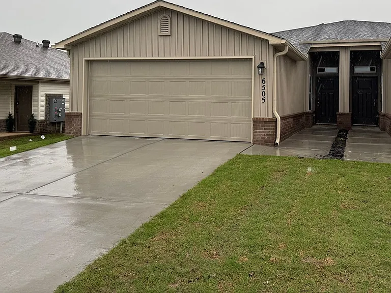 6505 NW Vandergriff St — Photo 1