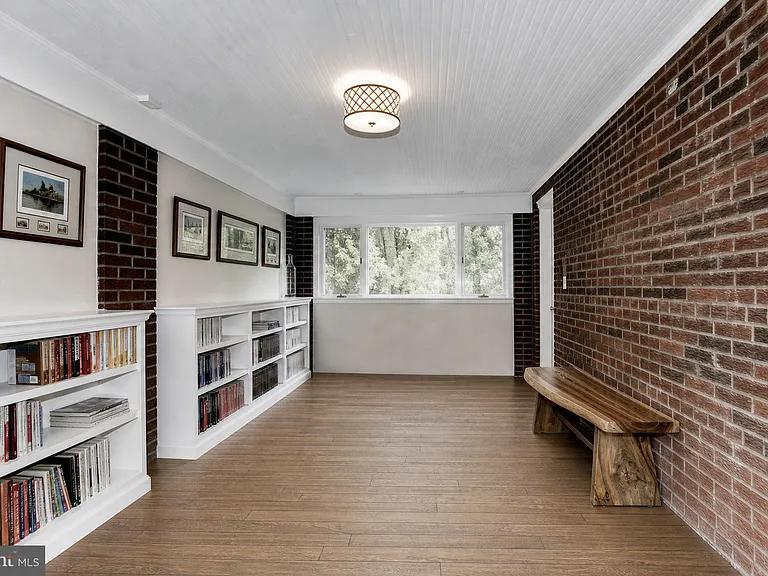 4929 Macarthur Blvd NW — Photo 14