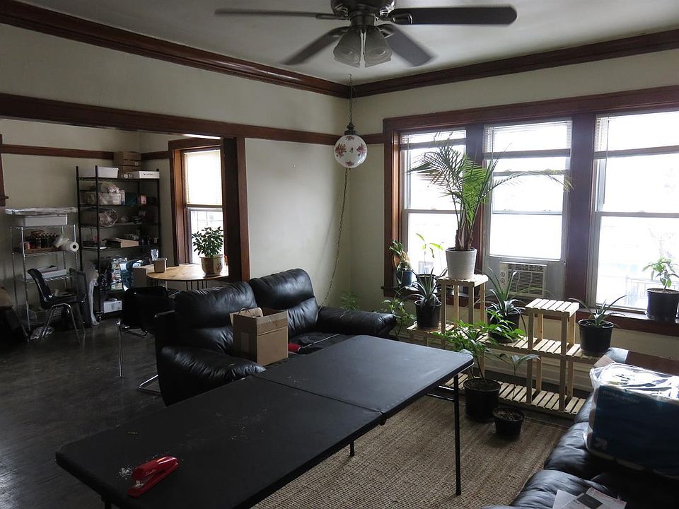 1st image of 4016 W Palmer Ave #2