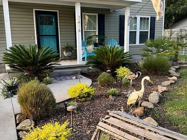 3414 Taylor St, Morehead City, NC 28557
