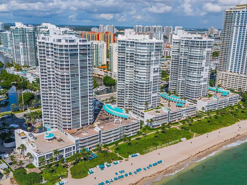 16425 Collins Ave #OS18A