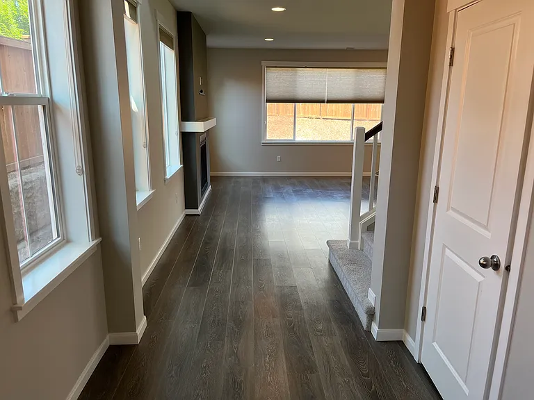 2412 NE Boulderstone Ct — Photo 3