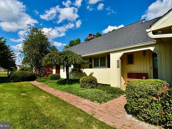3rd image of 211 Cathy Ct