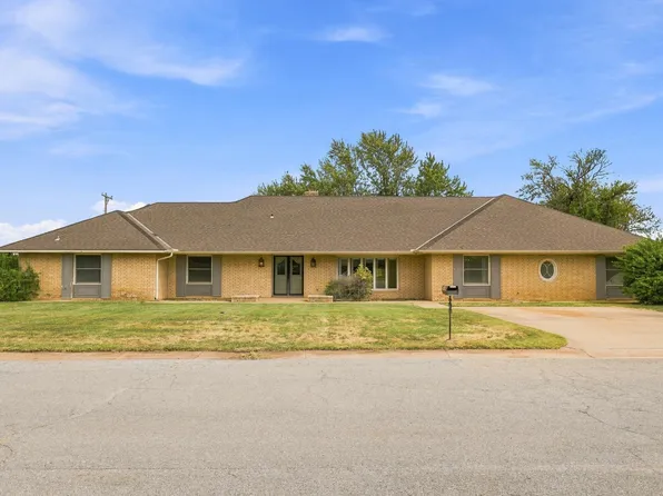 1020 Hadwiger Dr, Cherokee, OK 73728