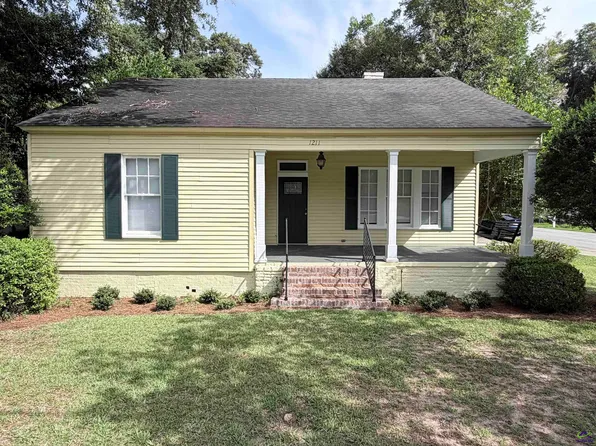 1211 Swift St, Perry, GA 31069