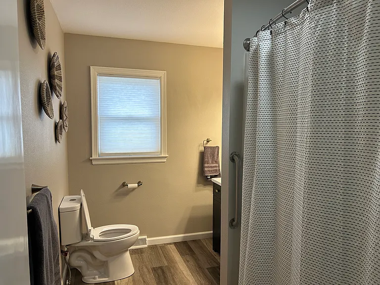 710 E Ross St — Photo 7