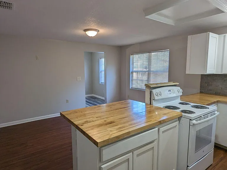 326 S 11th St #C — Photo 2