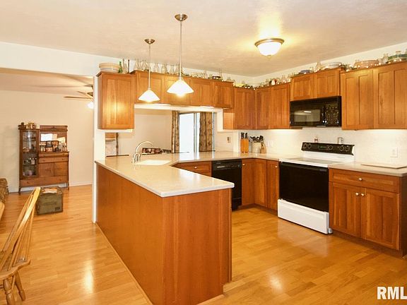 3rd image of 11 Westwood Ln
