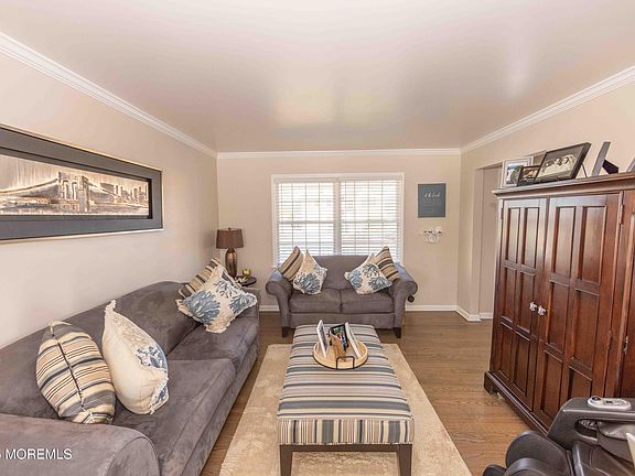 3rd image of 31 Kettle Creek Drive