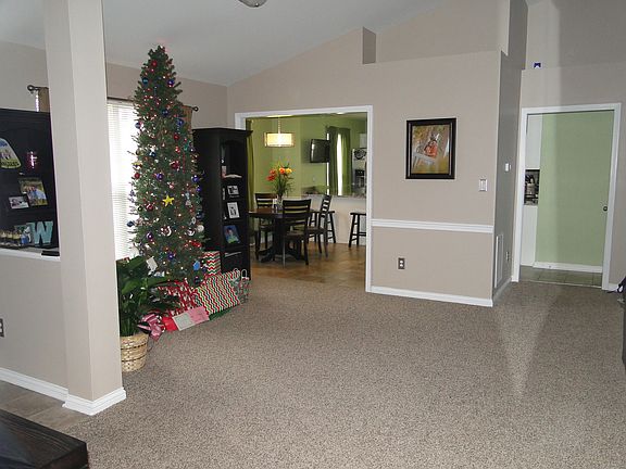 Living Room/Dining Room