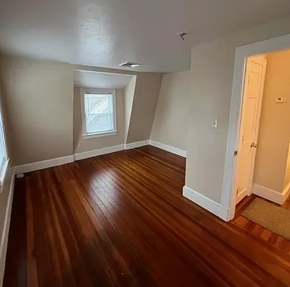 24 Cain Ave — Photo 6