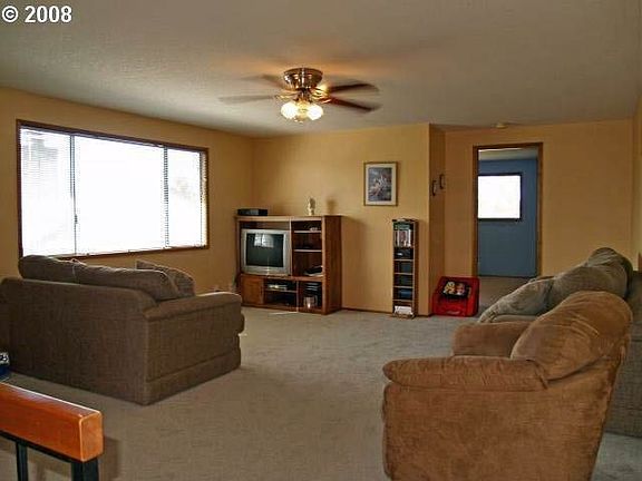 1108 Risden Pl., Eugene