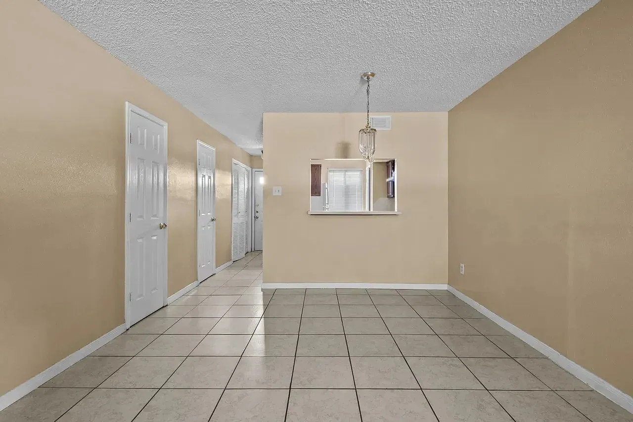 Houston 2137 Shiveley Cir — Photo 4
