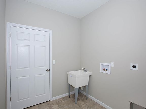 3rd image of 5425 Foxglove Dr