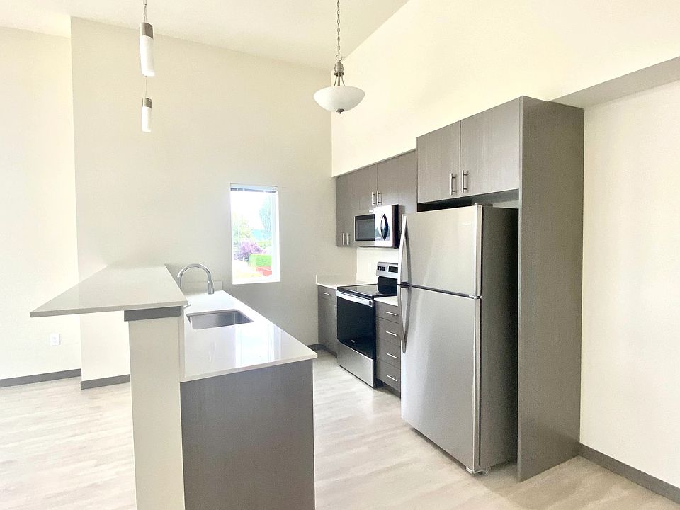 1st image of 1060 Columbia Ave #18365618