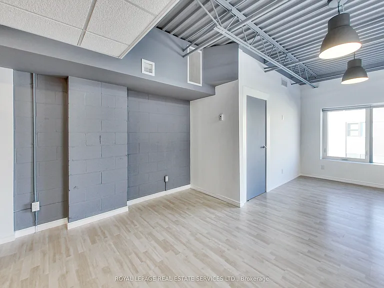300 New Toronto St #7 — Photo 12
