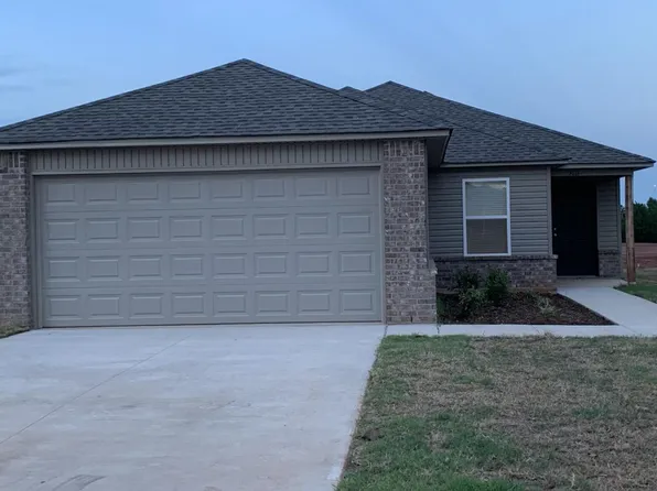 2932 Russell Rd, Chickasha, OK 73018