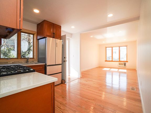 2nd image of 315 McClean Ave #1A