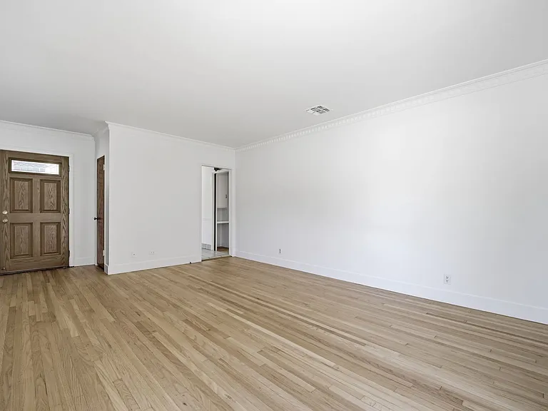 1007 Monterey Rd — Photo 6