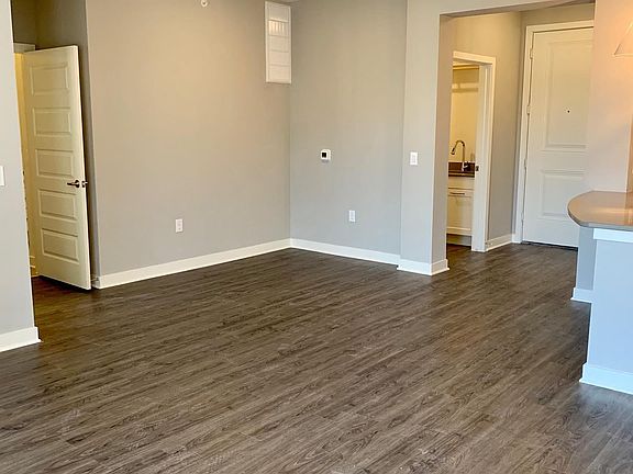 3rd image of 5900 Sendero Hills Pkwy #221