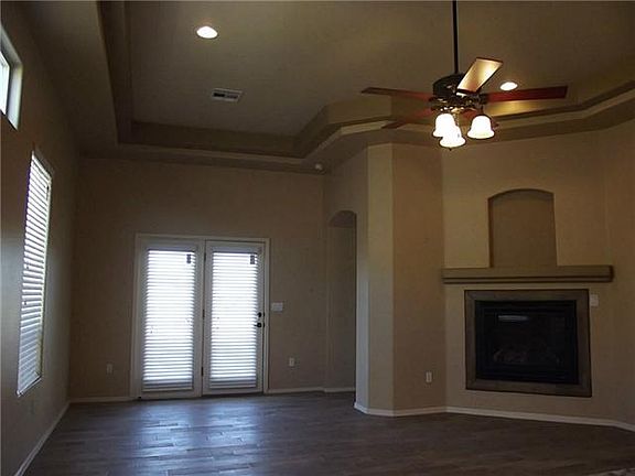 5th image of 5510 Grove Dr